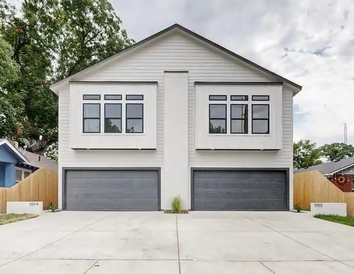 Single family home for sale at 5104 Philip Ave, Dallas, TX 75223 | MLS# 21347188