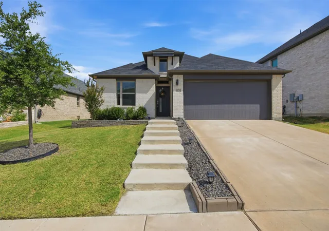 Photo 2 of Single family home for sale at 3270 Glorioso Dr, Royse City, TX 75189 | MLS# 21370948 | Listing updated on 2026-08-28