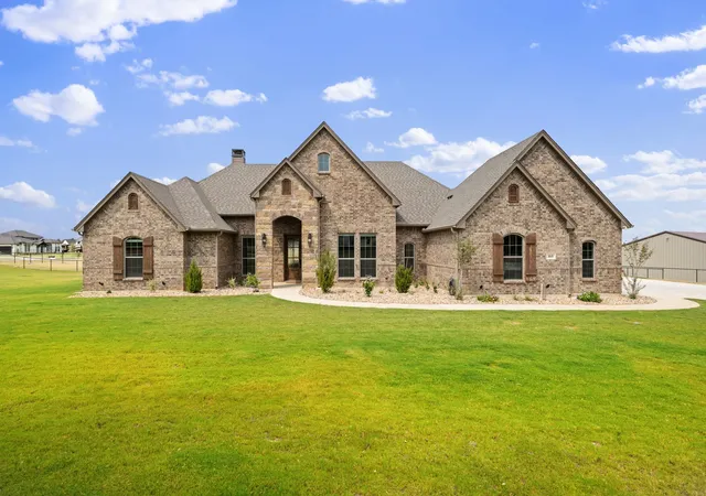 Photo 1 of Single family home for sale at 460 Royal Santana Run, Weatherford, TX 76087 | MLS# 21369769 | Listing updated on 2026-08-29