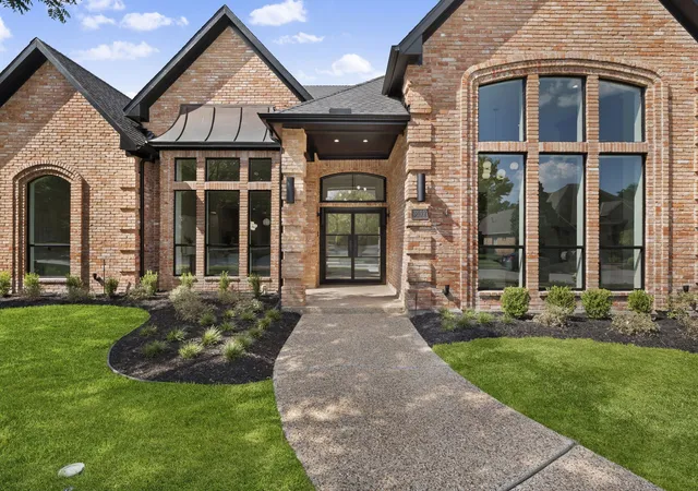 Photo 3 of Single family home for sale at 3417 Mount Vernon Wy, Plano, TX 75025 | MLS# 21370639 | Listing updated on 2026-08-30