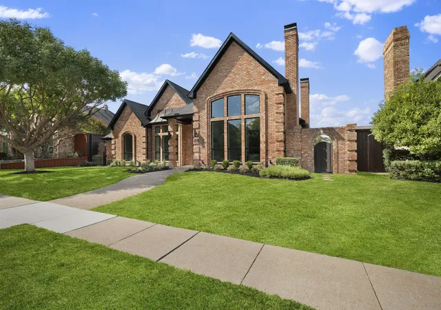 Photo 3 of Single family home for sale at 3417 Mount Vernon Wy, Plano, TX 75025 | MLS# 21370639 | Listing updated on 2026-08-30