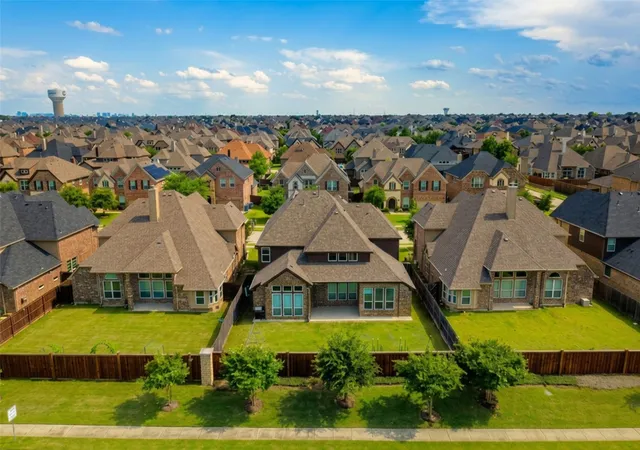 Photo 4 of Single family home for sale at 2609 Hammock Lake Dr, Little Elm, TX 75068 | MLS# 21370987 | Listing updated on 2026-08-28