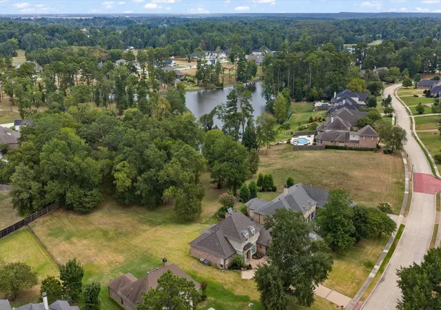 Photo 3 of Single family home for sale at 1170 Waters Edge Cir, Shreveport, LA 71106 | MLS# 21368599 | Listing updated on 2026-09-06