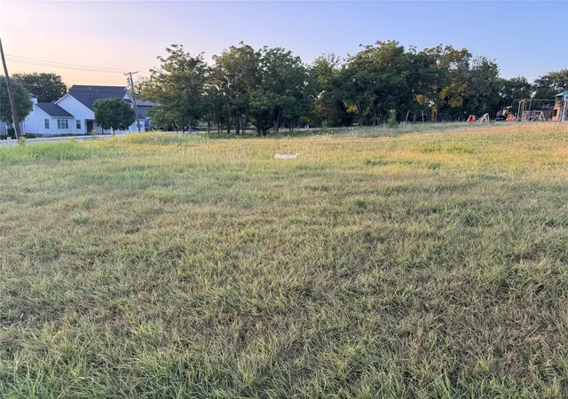 Photo 1 of Land for sale at 712 S Tennessee St, Mc Kinney, TX 75069 | MLS# 21362524 | Listing updated on 2026-08-27