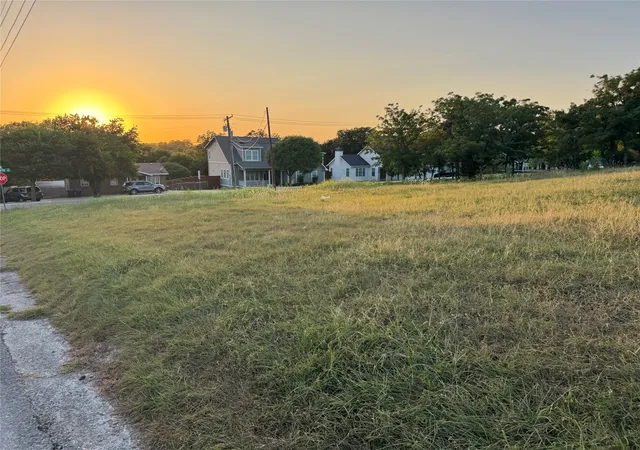 Photo 4 of Land for sale at 712 S Tennessee St, Mc Kinney, TX 75069 | MLS# 21362524 | Listing updated on 2026-08-27