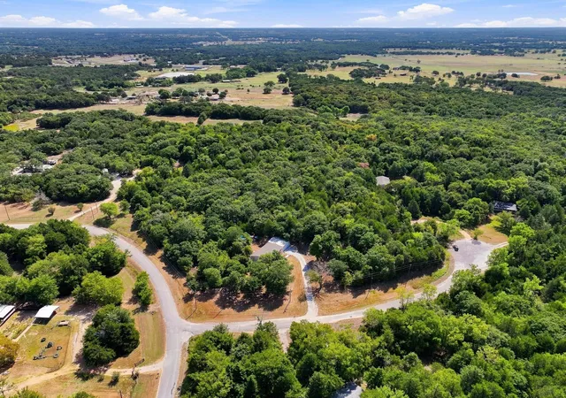 Photo 2 of Manufactured home for sale at 60 County Road 196, Gainesville, TX 76240 | MLS# 21370984 | Listing updated on 2026-08-27