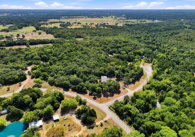 Photo 3 of Manufactured home for sale at 60 County Road 196, Gainesville, TX 76240 | MLS# 21370984 | Listing updated on 2026-08-27
