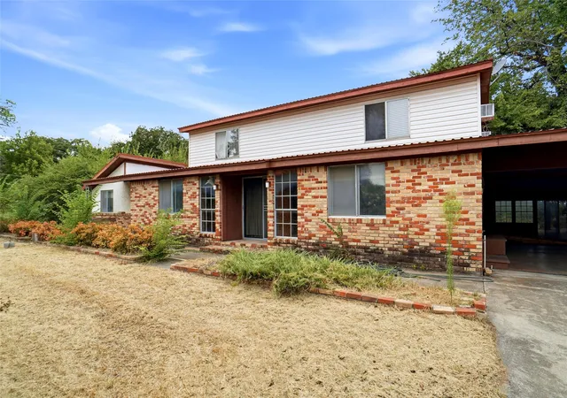 Photo 3 of Single family home for sale at 10920 Fm 730 Hwy, Boyd, TX 76023 | MLS# 21369560 | Listing updated on 2026-08-27