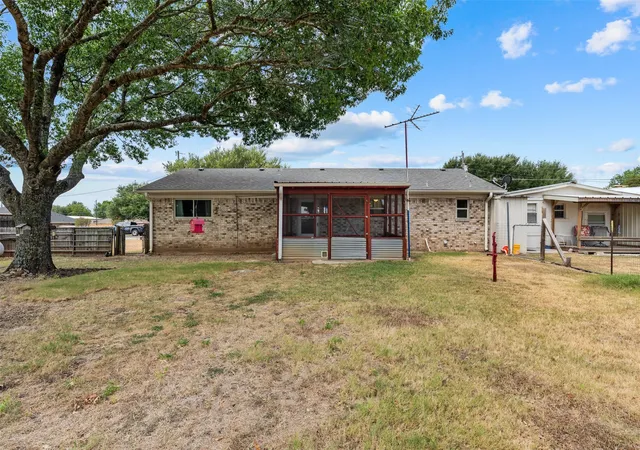 Photo 3 of Single family home for sale at 664 Woodard Ln, Bruceville, TX 76630 | MLS# 21368551 | Listing updated on 2026-08-28