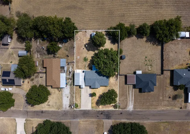 Photo 3 of Single family home for sale at 664 Woodard Ln, Bruceville, TX 76630 | MLS# 21368551 | Listing updated on 2026-08-28