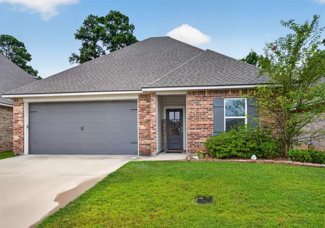 Photo 1 of Single family home for sale at 379 Mousse Ruelle Dr, Shreveport, LA 71106 | MLS# 21370943 | Listing updated on 2026-08-28