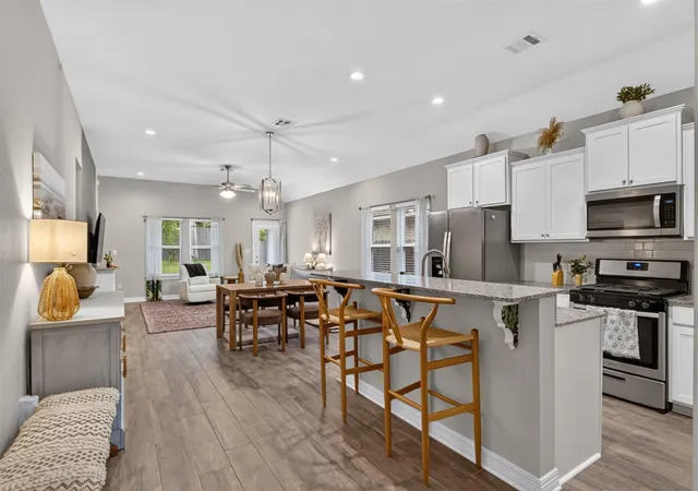Photo 3 of Single family home for sale at 379 Mousse Ruelle Dr, Shreveport, LA 71106 | MLS# 21370943 | Listing updated on 2026-08-28