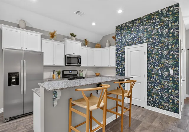 Photo 3 of Single family home for sale at 379 Mousse Ruelle Dr, Shreveport, LA 71106 | MLS# 21370943 | Listing updated on 2026-08-28