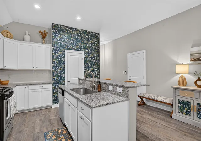 Photo 4 of Single family home for sale at 379 Mousse Ruelle Dr, Shreveport, LA 71106 | MLS# 21370943 | Listing updated on 2026-08-28