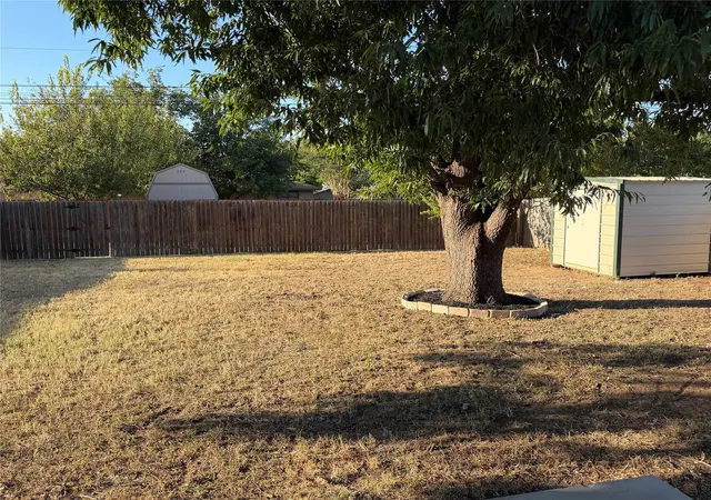 Photo 3 of Single family home for sale at 4403 Westridge Dr, Brownwood, TX 76801 | MLS# 21371008 | Listing updated on 2026-08-28