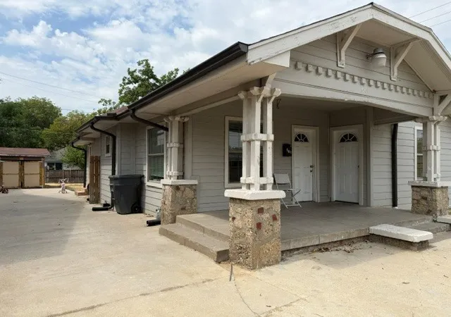 Photo 2 of Single family home for sale at 801 Mount Auburn Ave, Dallas, TX 75223 | MLS# 21371054 | Listing updated on 2026-08-28