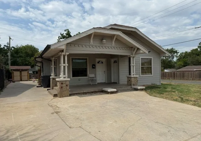 Photo 3 of Single family home for sale at 801 Mount Auburn Ave, Dallas, TX 75223 | MLS# 21371054 | Listing updated on 2026-08-28