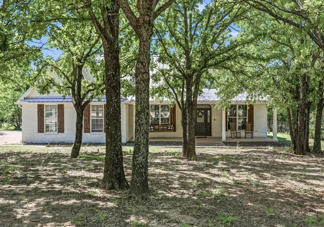 Photo 1 of Single family home for sale at 2055 County Road 1370, Alvord, TX 76225 | MLS# 21371074 | Listing updated on 2026-08-28