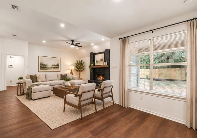 Photo 3 of Single family home for sale at 633 Cardinal Ridge Rd, Burleson, TX 76028 | MLS# 21367904 | Listing updated on 2026-09-02