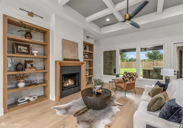 Photo 4 of Single family home for sale at 102 Overbrook Ln, Bossier City, LA 71111 | MLS# 21370946 | Listing updated on 2026-10-08