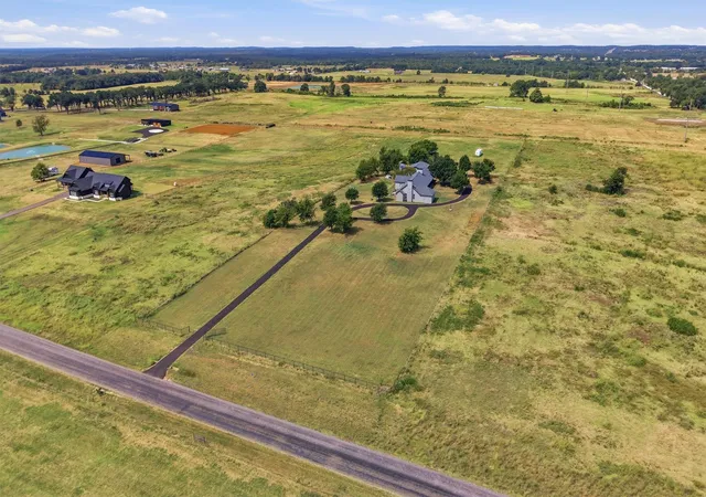 Photo 3 of Single family home for sale at 705 Club Lake Rd, Whitesboro, TX 76273 | MLS# 21371124 | Listing updated on 2026-08-28