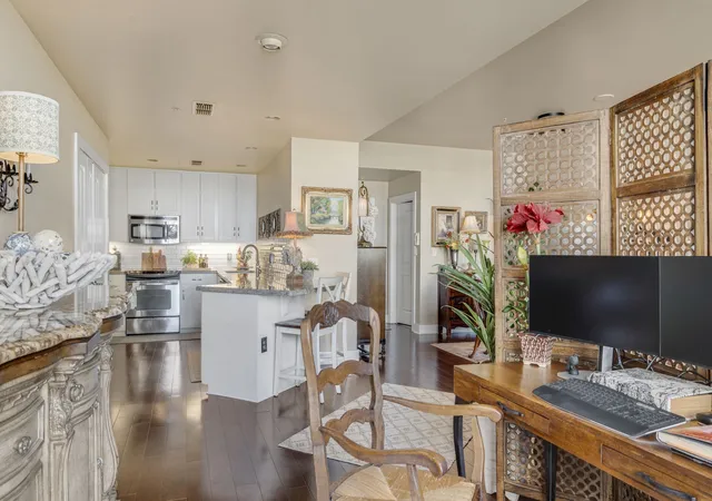 Photo 4 of Condo for sale at 411 W 7Th St #405, Fort Worth, TX 76102 | MLS# 21369826 | Listing updated on 2026-09-01