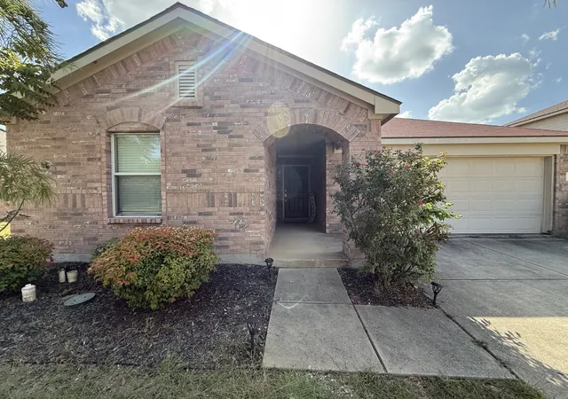 Photo 1 of Single family home for sale at 1331 Newton Dr, Cedar Hill, TX 75104 | MLS# 21369288 | Listing updated on 2026-09-22