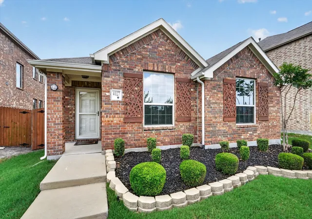 Photo 1 of Single family home for sale at 4027 Bighorn Dr, Heartland, TX 75126 | MLS# 21371166 | Listing updated on 2026-09-26
