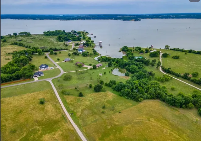 Photo 11 of Single family home for sale at 141 Pearl Valley Dr, Kerens, TX 75144 | MLS# 21371142 | Listing updated on 2026-08-29