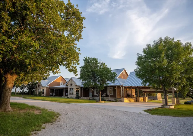 Photo 3 of Single family home for sale at 3112 Sunset School Rd, Sunset, TX 76270 | MLS# 21371129 | Listing updated on 2026-08-28