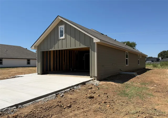 Photo 2 of Single family home for sale at 312 N Fork Ranch Rd, Waco, TX 76705 | MLS# 21371187 | Listing updated on 2026-08-31