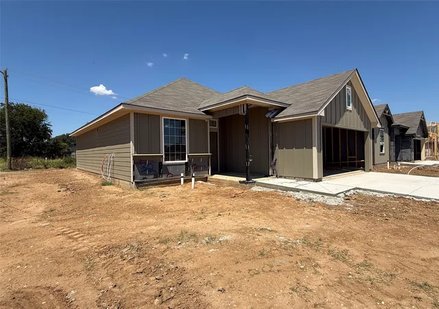 Photo 3 of Single family home for sale at 312 N Fork Ranch Rd, Waco, TX 76705 | MLS# 21371187 | Listing updated on 2026-08-31