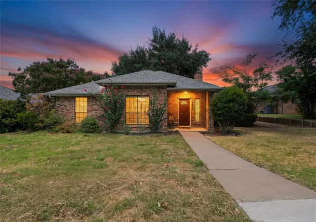 Photo 1 of Single family home for sale at 1006 Ridgeview, Carrollton, TX 75007 | MLS# 21358074 | Listing updated on 2026-08-28