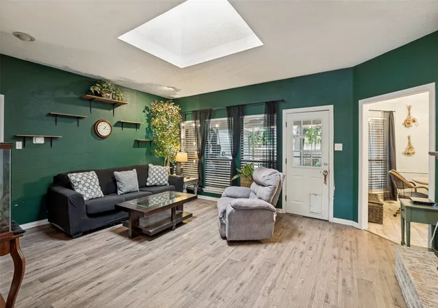 Photo 4 of Single family home for sale at 1006 Ridgeview, Carrollton, TX 75007 | MLS# 21358074 | Listing updated on 2026-08-28