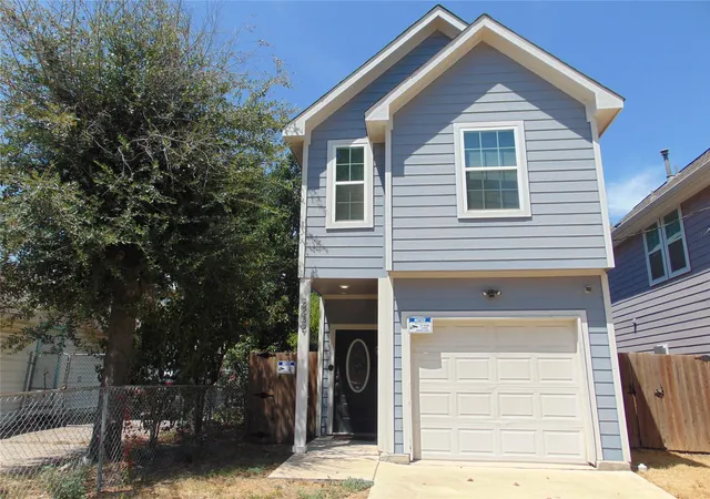 Photo 2 of Single family home for sale at 2239 Anderson St, Dallas, TX 75215 | MLS# 21371236 | Listing updated on 2026-08-28