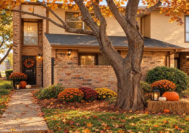 Photo 1 of Townhouse for sale at 2014 Warnford Pl, Arlington, TX 76015 | MLS# 21370085 | Listing updated on 2026-10-05