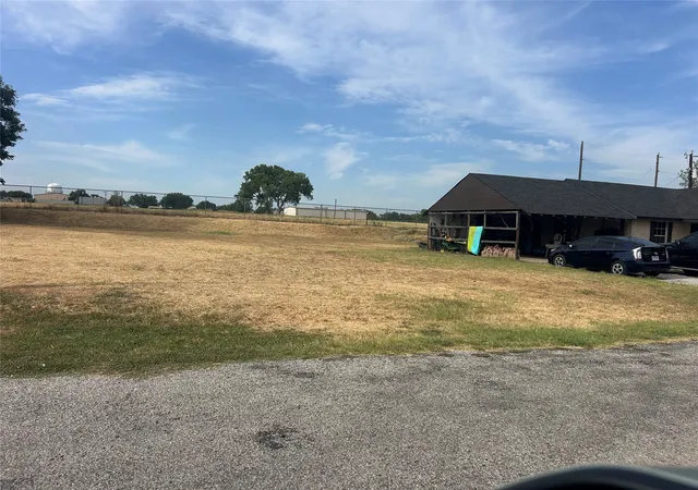 Photo 2 of Land for sale at 0 Brookfield Dr, Boyd, TX 76023 | MLS# 21366532 | Listing updated on 2026-08-28