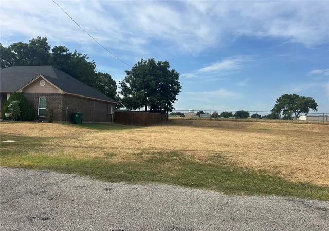 Photo 3 of Land for sale at 0 Brookfield Dr, Boyd, TX 76023 | MLS# 21366532 | Listing updated on 2026-08-28