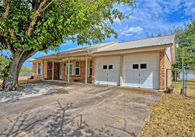Photo 1 of Single family home for sale at 437 Jakes Rd, Bowie, TX 76230 | MLS# 21371170 | Listing updated on 2026-08-28
