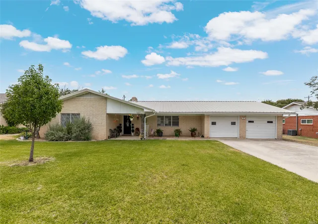 Photo 1 of Single family home for sale at 1607 Earl St, Goldthwaite, TX 76844 | MLS# 21370895 | Listing updated on 2026-09-18