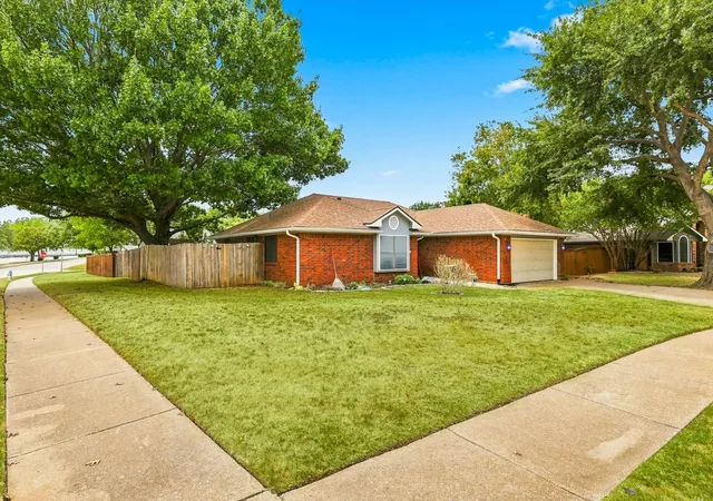Photo 2 of Single family home for sale at 2714 Skyview Dr, Corinth, TX 76210 | MLS# 21370526 | Listing updated on 2026-08-28