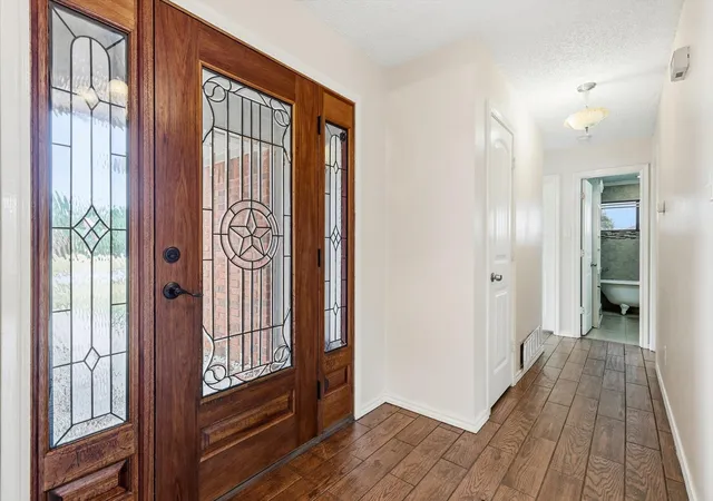 Photo 3 of Single family home for sale at 2714 Skyview Dr, Corinth, TX 76210 | MLS# 21370526 | Listing updated on 2026-08-28