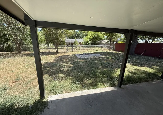 Photo 3 of Single family home for sale at 104 Indian Ct, Waxahachie, TX 75165 | MLS# 21371282 | Listing updated on 2026-08-28