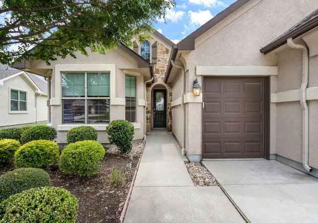 Photo 3 of Single family home for sale at 10224 Lindenwood Trl, Denton, TX 76207 | MLS# 21369751 | Listing updated on 2026-08-28