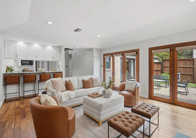Photo 1 of Single family home for sale at 2637 Mccart Ave, Fort Worth, TX 76110 | MLS# 21369665 | Listing updated on 2026-08-28