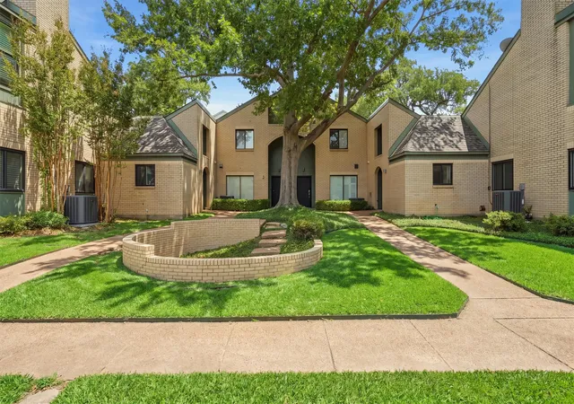 Photo 2 of Single family home for sale at 2637 Mccart Ave, Fort Worth, TX 76110 | MLS# 21369665 | Listing updated on 2026-08-28