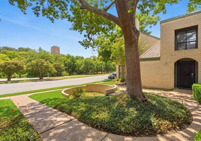 Photo 3 of Single family home for sale at 2637 Mccart Ave, Fort Worth, TX 76110 | MLS# 21369665 | Listing updated on 2026-08-28