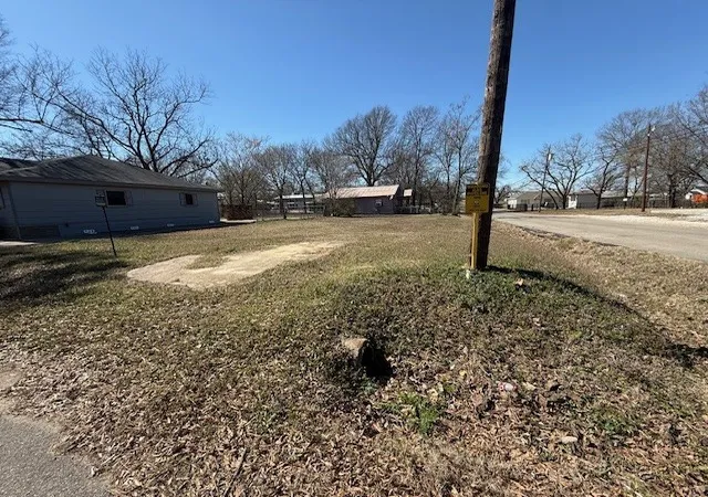 Photo 4 of Land for sale at 1481 Ne 10, Paris, TX 75460 | MLS# 21371316 | Listing updated on 2026-08-28