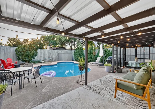 Photo 4 of Single family home for sale at 1513 N Yale Blvd, Richardson, TX 75081 | MLS# 21369115 | Listing updated on 2026-08-28