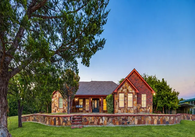 Photo 2 of Single family home for sale at 171 Chestnut Rd, Whitewright, TX 75491 | MLS# 21369553 | Listing updated on 2026-09-24